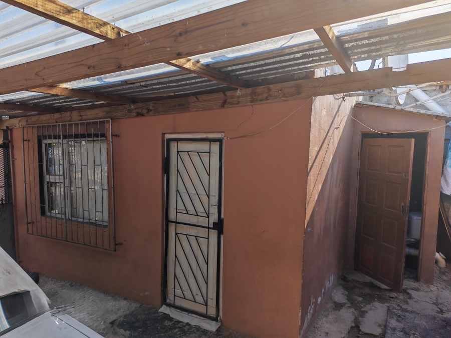 5 Bedroom Property for Sale in Asanda Western Cape